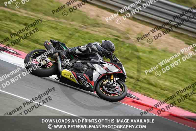 cadwell no limits trackday;cadwell park;cadwell park photographs;cadwell trackday photographs;enduro digital images;event digital images;eventdigitalimages;navarra;no limits trackdays;peter wileman photography;racing digital images;trackday digital images;trackday photos